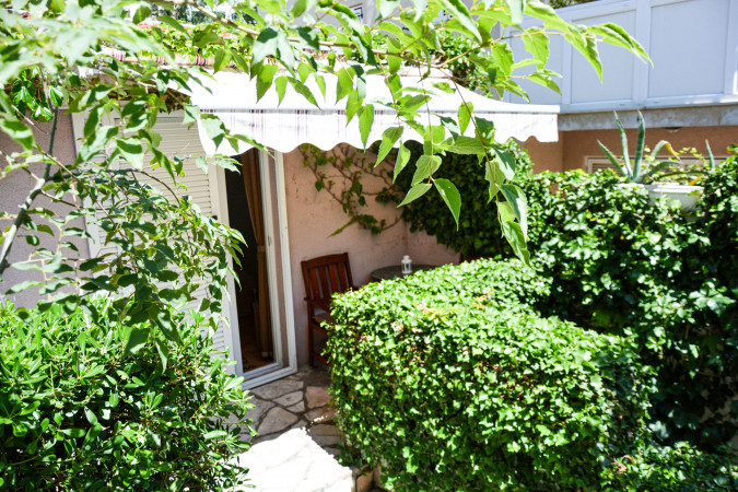 Beautiful environment, Apartments Silvana Makarska